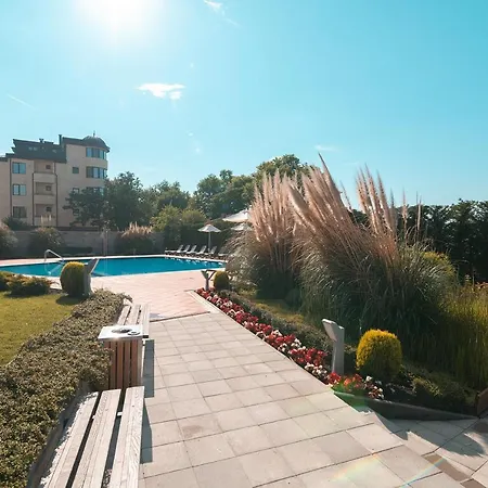 Nobile - Coral Complex With Parking & Pool *
